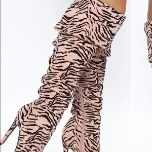 FASHION NOVA COMBO Baddie Boots + Shorts💞 Size 9 Boot, Size L Shorts. NeverWorn